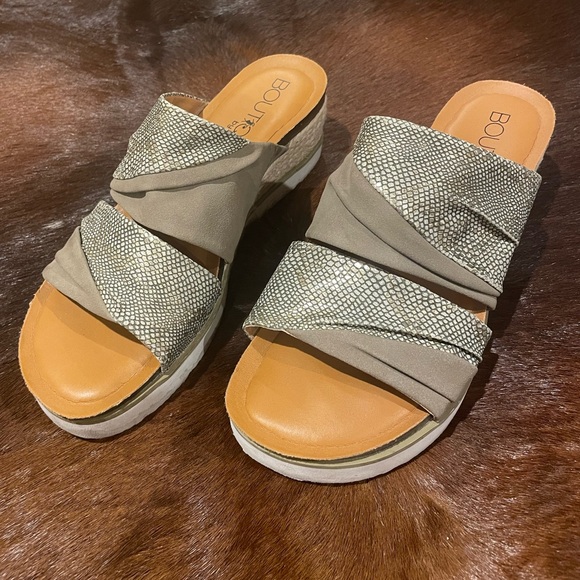 Women’s Wedge Heel - Picture 6 of 6